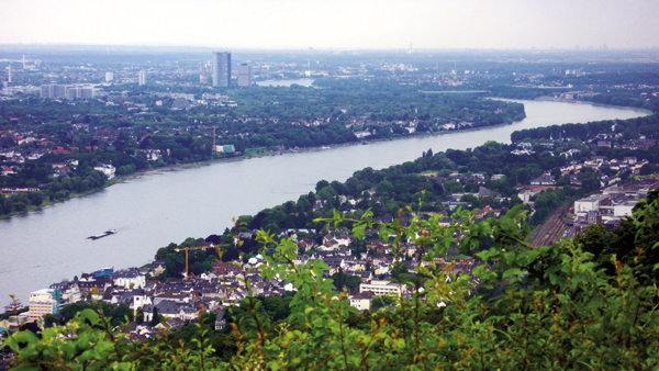 koeln-rhein-dreamstime